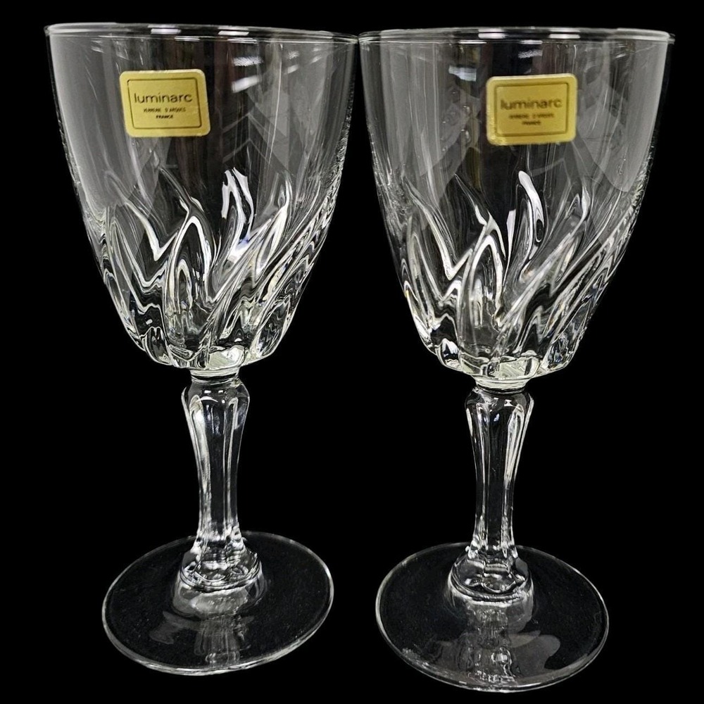 Vintage Luminarc Verrerie D'Arques France 6 1/4" Swirl‎ Stem Wine Glasses Pair